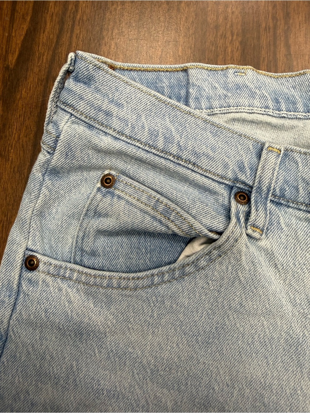 Wrangler Men’s Light Wash Loose Jeans in Size 34” x 34” Stretch Fabric Premium - Picture 5 of 15